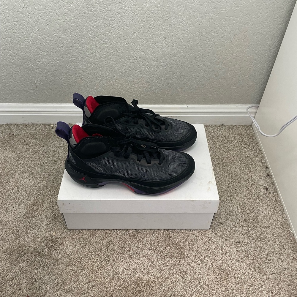Nike Kid's Air Jordan XXXVII (GS) Basketball Shoe